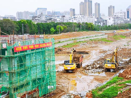 汛期襲來(lái)，這支鐵軍在譜寫(xiě)風(fēng)雨戰(zhàn)歌