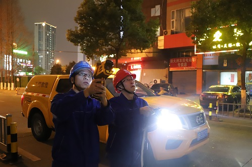 國網寧波市鄞州區(qū)供電：夜間特巡測溫線路，保障安全可靠供電