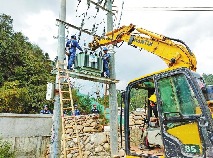 南方電網(wǎng)公司加強(qiáng)農(nóng)村電網(wǎng)建設(shè)，以充足電力激發(fā)鄉(xiāng)村活力