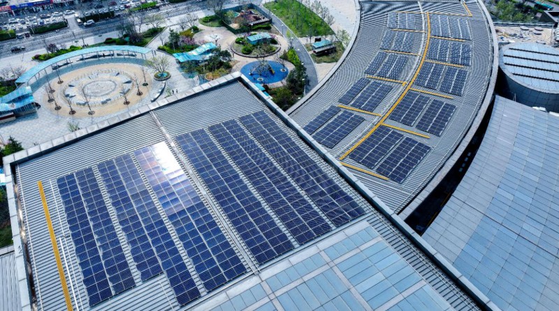 1.2MW！山東商業(yè)綜合體屋頂光伏發(fā)電項(xiàng)目并網(wǎng)發(fā)電