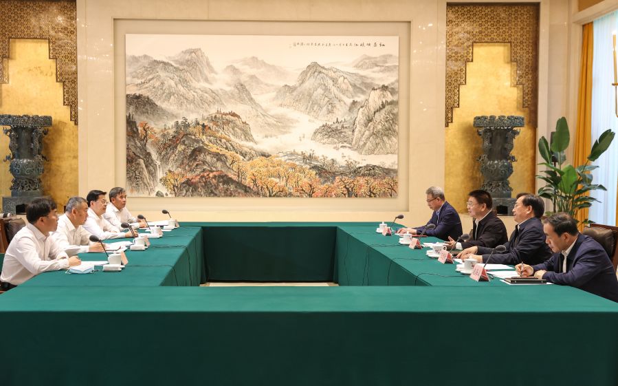 雷鳴山、韓君拜會(huì)湖北省委書(shū)記王蒙徽、省長(zhǎng)王忠林