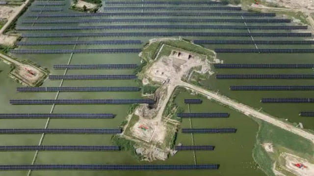 18.73MW！中石油首個水面光伏項目并網(wǎng)發(fā)電