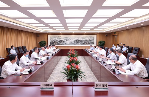 國家電網(wǎng)公司總經(jīng)理、黨組副書記張智剛與中國中鐵董事長(zhǎng)陳云會(huì)談