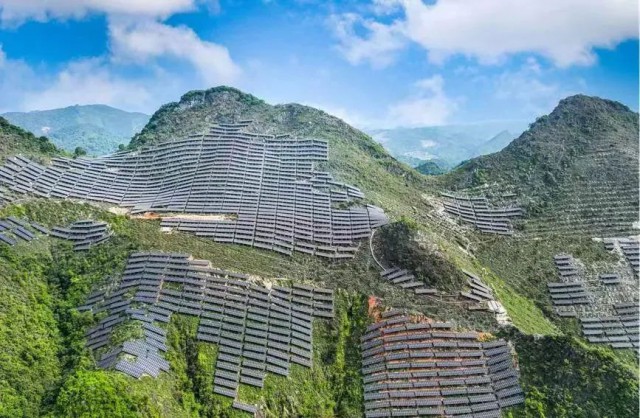 全國首例！吉電股份“大容量、高坡度”集中式山地光伏項目并網(wǎng)