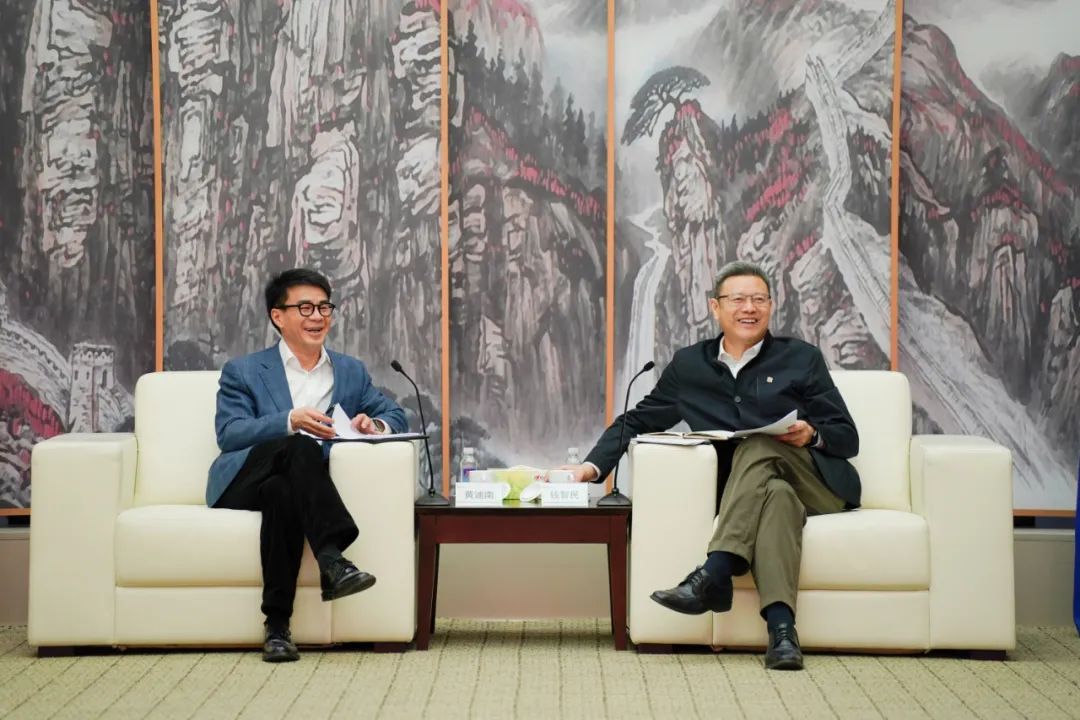 國家電投黨組書記、董事長錢智民會(huì)見申能集團(tuán)黨委書記、董事長黃迪南