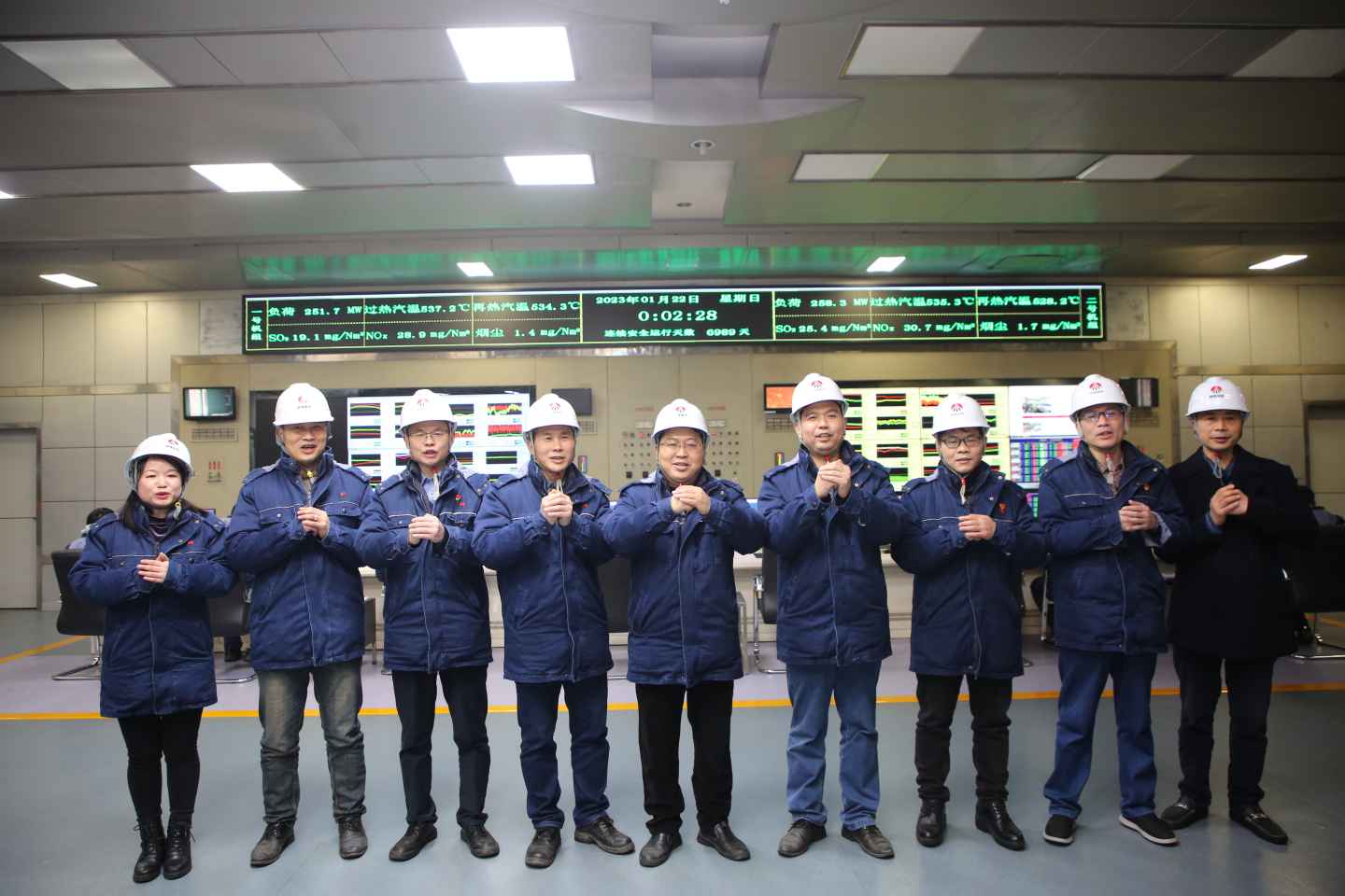 陜煤石電除夕慰問送溫暖，崗位堅守幸?！巴谩保╰oo）