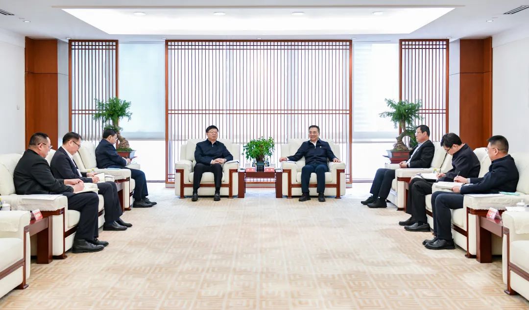 大唐集團有限公司黨組書記、董事長鄒磊會見吉林省委常委、省委秘書長李偉