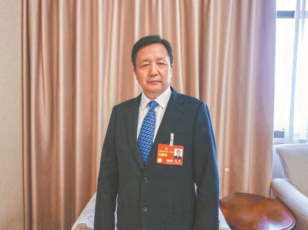 新型電力系統(tǒng)建設(shè)為電力裝備制造業(yè)帶來(lái)新機(jī)遇——訪全國(guó)人大代表，全國(guó)工商聯(lián)副主席，特變電工股份有限公司黨委書(shū)記、董事長(zhǎng)張新