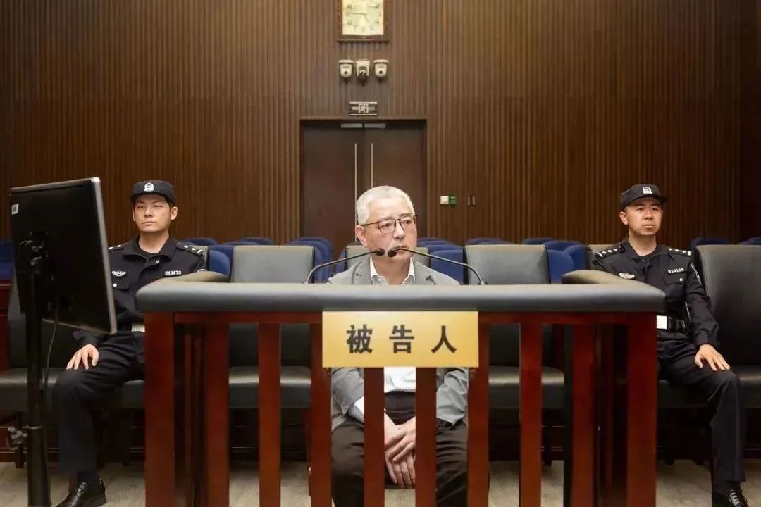 被控受賄1.56億，原上海電氣集團(tuán)股份有限公司總裁、董事長(zhǎng)鄭建華受審