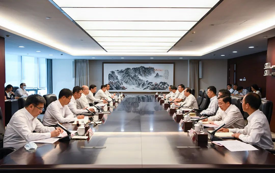 華電集團(tuán)黨組書記、董事長(zhǎng)江毅與河北省委副書記、省長(zhǎng)王正譜舉行會(huì)談