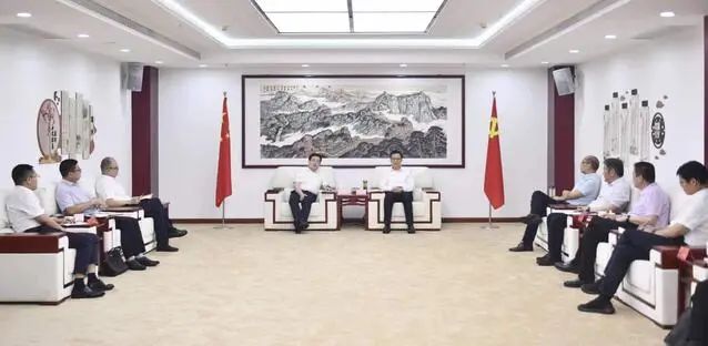 漯河市委書記秦保強(qiáng)、市長黃鈁會(huì)見中國電建華中區(qū)總部黨委書記、總經(jīng)理蹇尚友一行