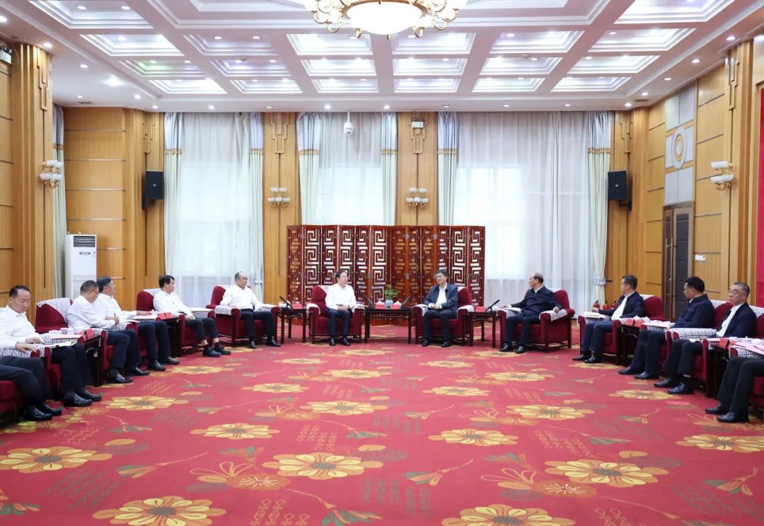 國家電網(wǎng)公司董事長(zhǎng)、黨組書辛保安會(huì)見青海省委書記陳剛、省長(zhǎng)吳曉軍、省政協(xié)主席公保扎西