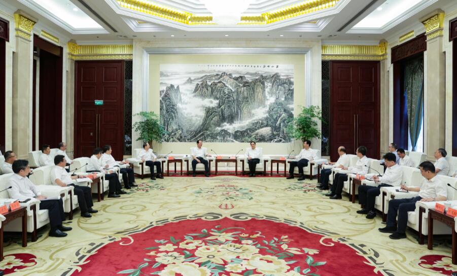 中國電建黨委書記、董事長丁焰章拜會貴州省委書記徐麟、省長李炳軍