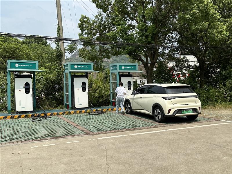 各類政策支持新能源汽車和充電樁下鄉(xiāng)，但村里真的需要這么多充電樁嗎?