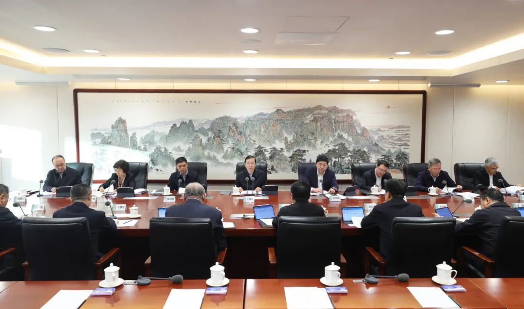 國家電網(wǎng)公司領(lǐng)導(dǎo)班子和專職助理、總師、副總師2024年調(diào)研座談會召開