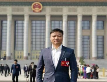【兩會(huì)好聲音】全國(guó)人大代表、小鵬汽車董事長(zhǎng)何小鵬：探索限定場(chǎng)景無人駕駛法規(guī)，助力車網(wǎng)融合和低空經(jīng)濟(jì)騰飛
