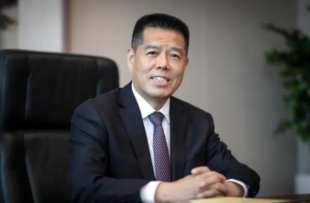加快推動傳統(tǒng)煤炭企業(yè)向新能源企業(yè)轉(zhuǎn)型發(fā)展——訪全國人大代表，山東能源集團黨委書記、董事長 李偉