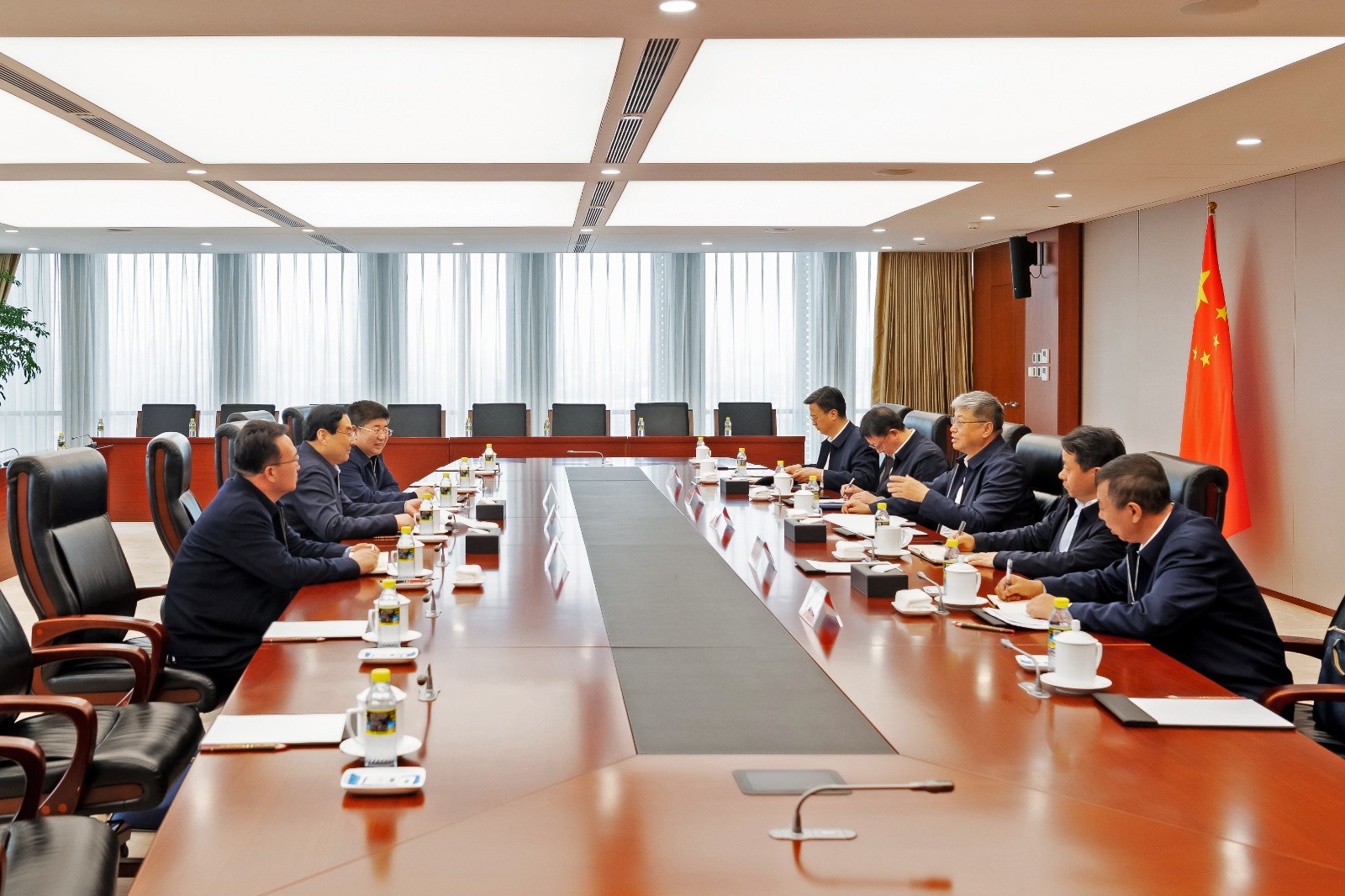 國家能源集團(tuán)黨組書記、董事長劉國躍會(huì)見陜西省政協(xié)副主席、榆林市委書記張曉光