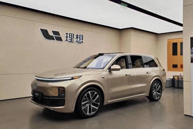 理想汽車(chē)，一天跌沒(méi)了400億