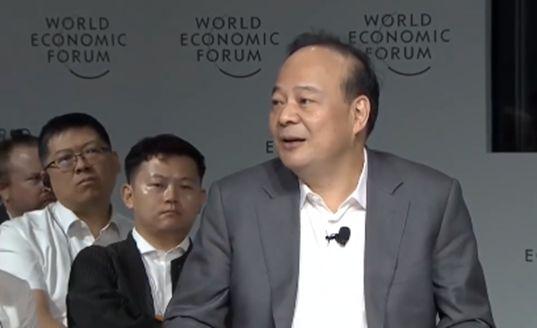 寧德時代董事長曾毓群回應“卷王”標簽，強調價值競爭與創(chuàng)新