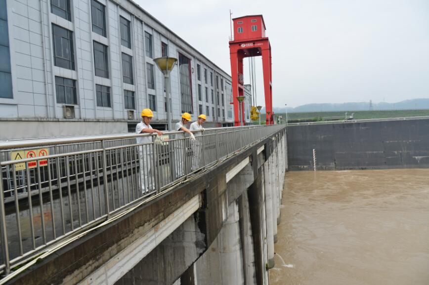 【防汛抗旱一線】中國(guó)電建奮戰(zhàn)“夜與白” 防汛保供拉滿(mǎn)弦