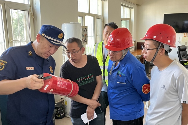 內(nèi)蒙古電力公司烏海千里山供電公司：蒙電愛心光明行，用電無憂筑防線