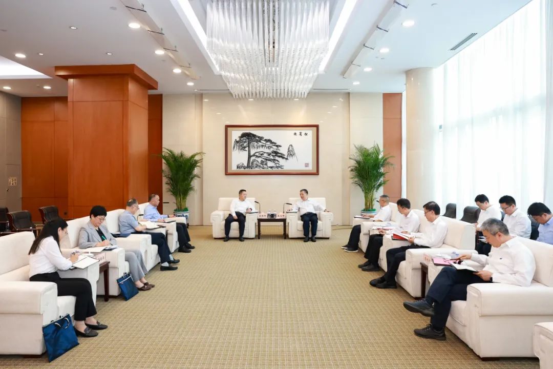 華能集團(tuán)公司總經(jīng)理張文峰會(huì)見中國國新董事長徐思偉、總經(jīng)理莫德旺