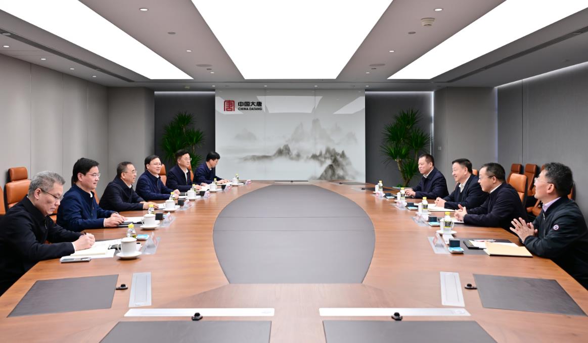 中國大唐董事長鄒磊、總經(jīng)理張傳江與中廣核董事長楊長利、總經(jīng)理高立剛會(huì)談