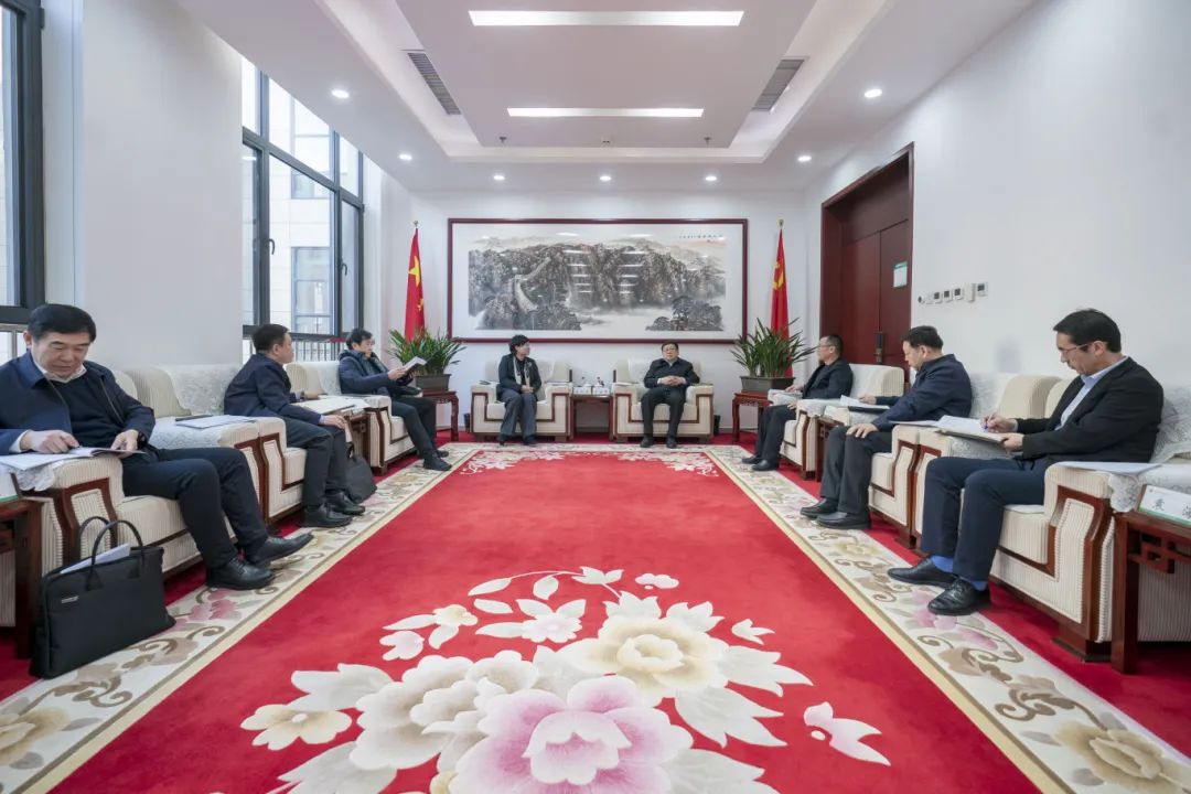 內(nèi)蒙古電力集團與包頭市政府、中國二冶集團、中國能建華北院和陜西院交流座談