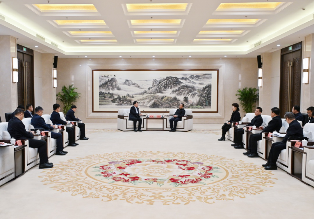 大唐集團(tuán)董事長(zhǎng)呂軍、總經(jīng)理張傳江拜會(huì)內(nèi)蒙古自治區(qū)黨委書(shū)記孫紹騁政府主席王莉霞